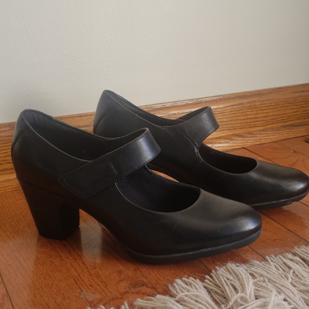 Clark's Mary Jane Pumps Black